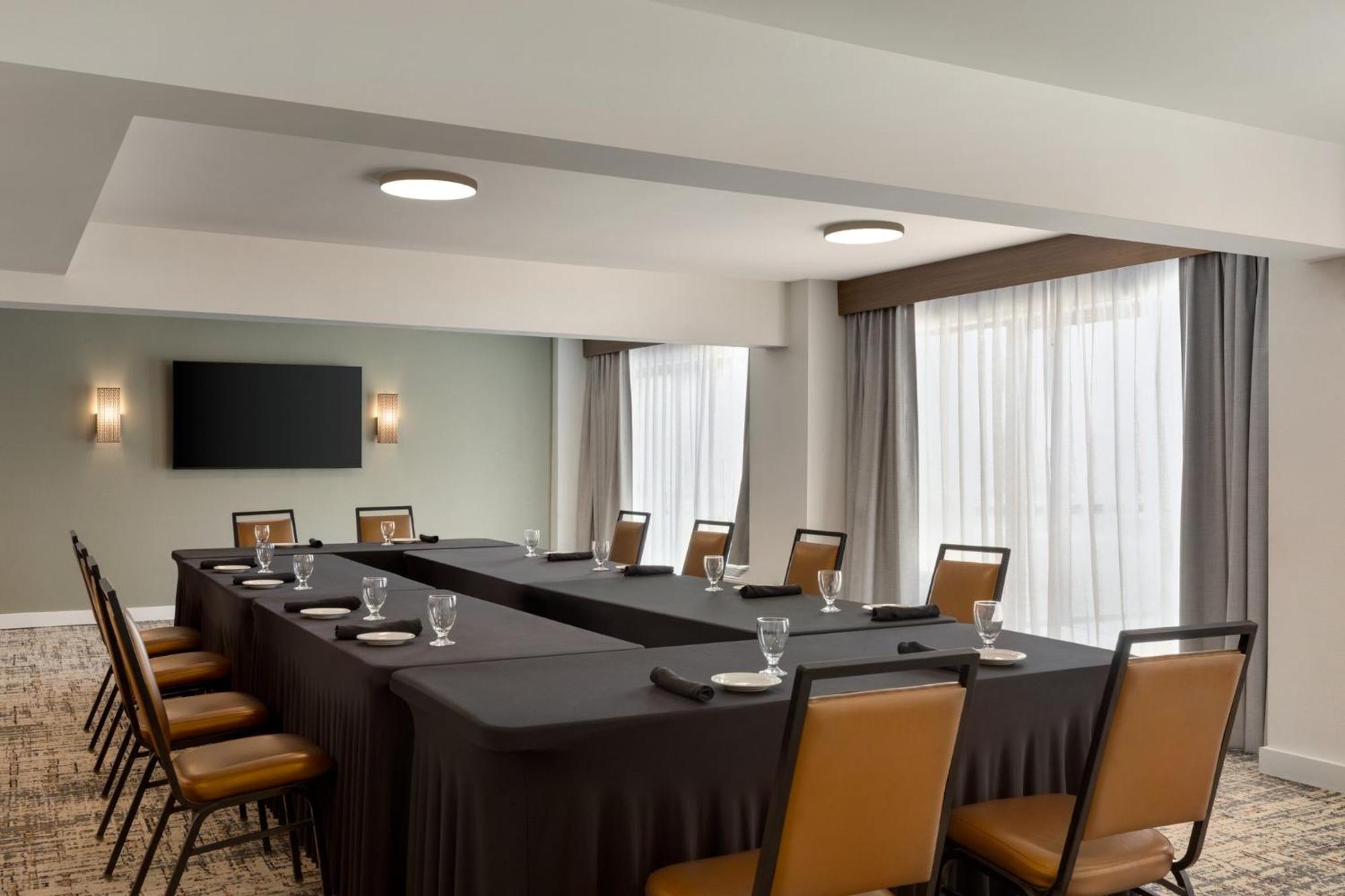 Holiday Inn Virginia Beach - Norfolk By Ihg Buitenkant foto