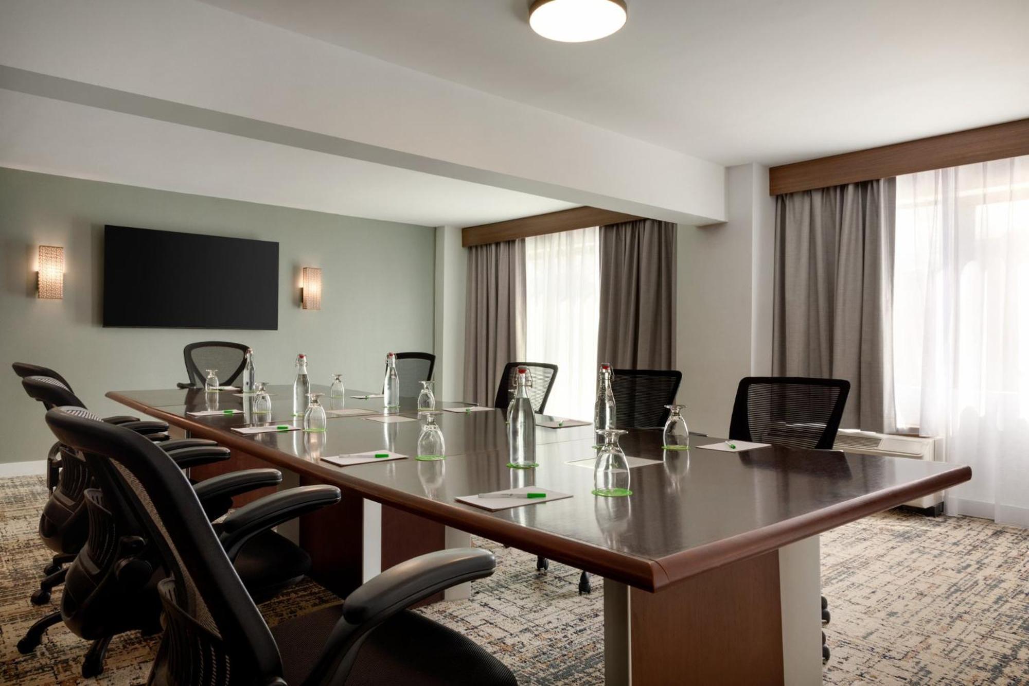 Holiday Inn Virginia Beach - Norfolk By Ihg Buitenkant foto