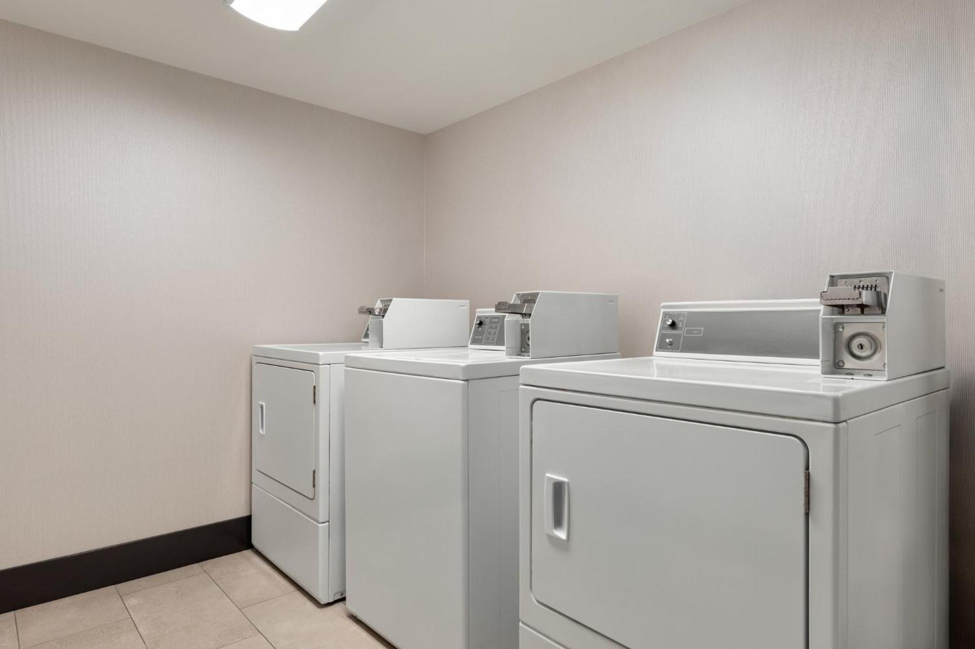 Holiday Inn Virginia Beach - Norfolk By Ihg Buitenkant foto